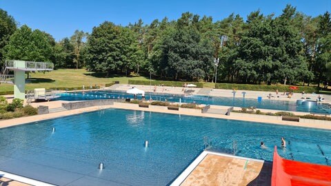 Im Waldwarmfreibad Bruchmühlbach-Miesau gibt es ein neues Kassensystem.
