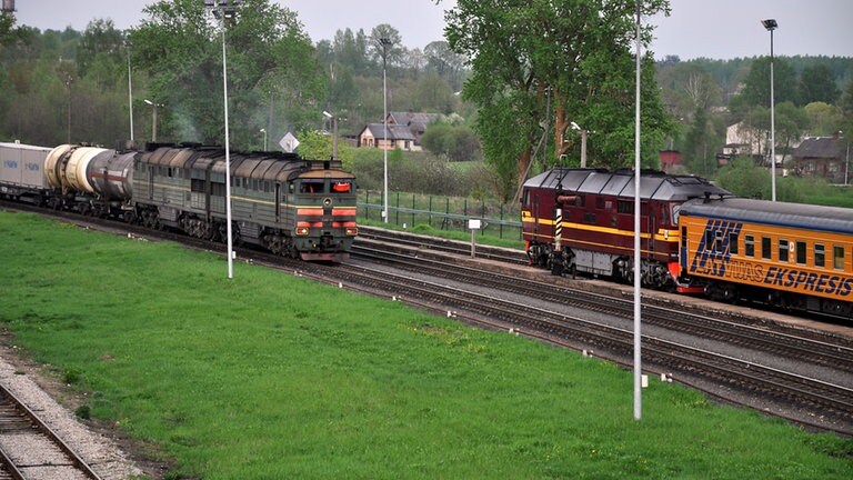 Zilupe TEP70 und russische 2TE116