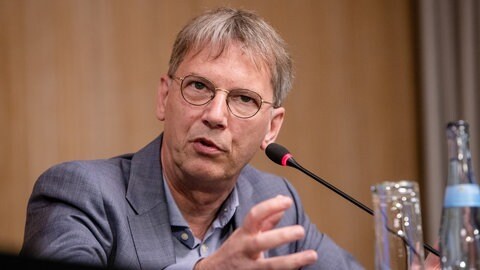 Hans-Georg Kräusslich, Leiter der Virologie am Universitätsklinikum Heidelberg