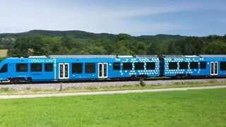 Der  Wasserstoffzug „Coardia iLint“ von Alstom wird auf der Schwäbischen Alb im Regelbetrieb getestet.