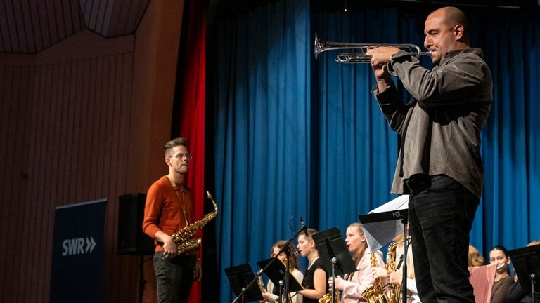 SWR Regiotour: SWR Big Band Workshop mit Schülerinnen und Schülern aus Schwäbisch Gmünd