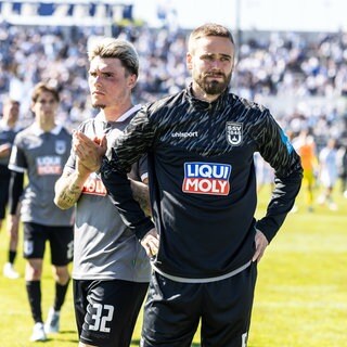 Enttäuschte Ulmer Spieler nach der Niederlage gegen den TSV 1860 München