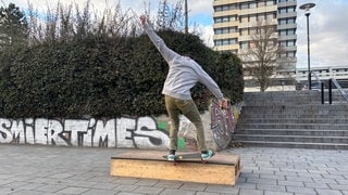 Skater auf dem Rathausvorplatz in Kaiserslautern