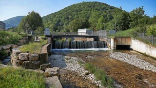 Wasserkreaftwerk von FairEnergie in Bad Urach führt wenig Wasser