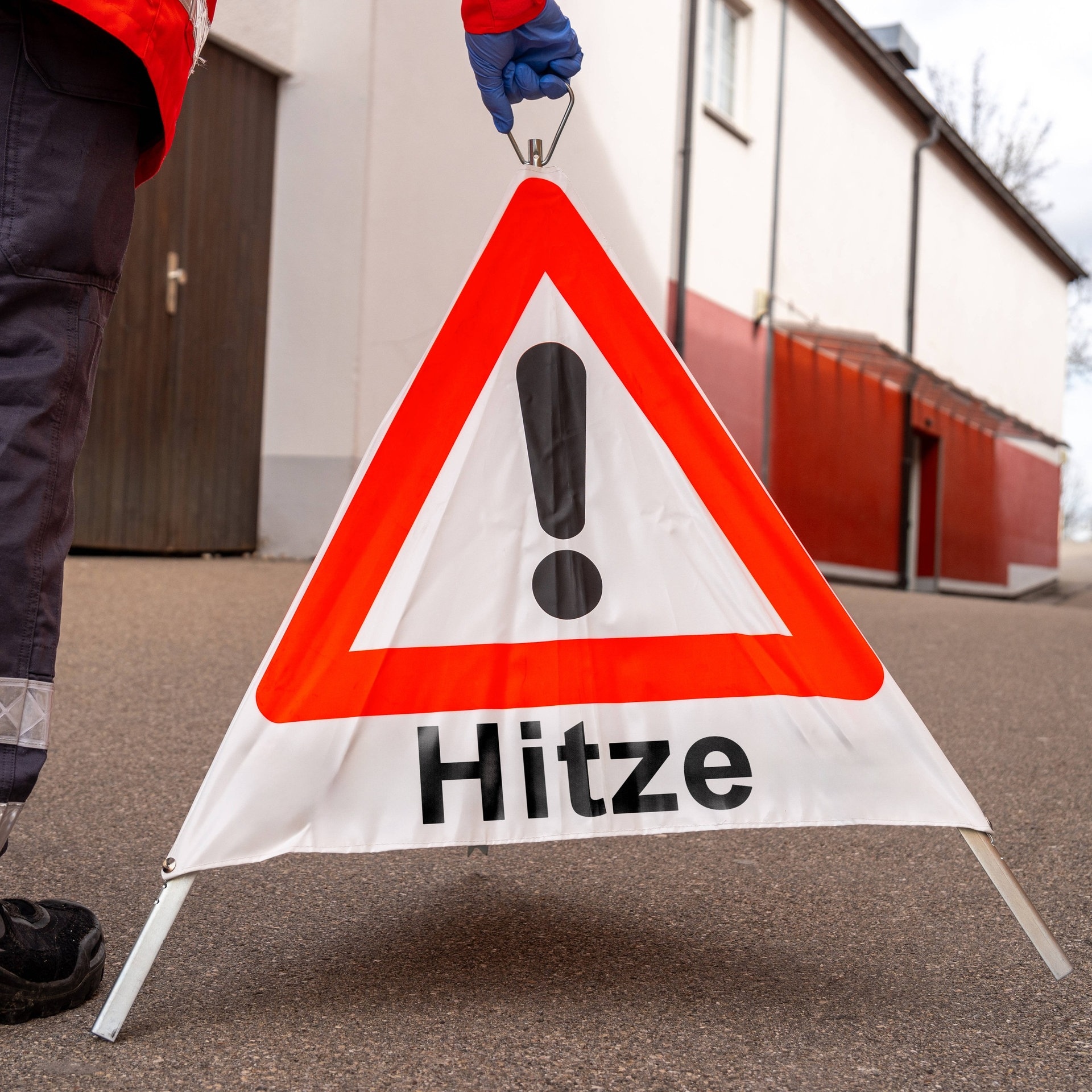 Viele Menschen spüren laut Umfrage Auswirkungen der Hitze und fordern mehr Klimaschutz