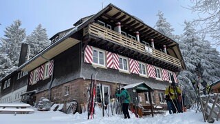 Die "Darmstädter Hüte" im verschneiten Nordschwarzwald.