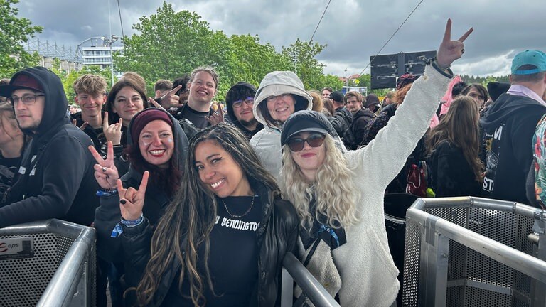 RaR-Fans kurz vor der Eröffnung des Festivals