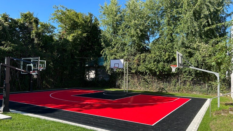 Und ein 3x3 Basketball-Spielfeld gibt es!