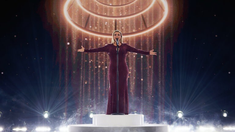 Schlagerstar Beatrice Egli freut sich auf musikalische Vielfalt und emotionale Geschichten in ihrer großen Samstagabendshow. Dazu begrüßt sie zahlreiche Stars auf ihrer Bühne in Berlin. 