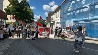 Die Deutsch-Israelische Gesellschaft (DIG) UlmNeu-Ulm übt scharfe Kritik am Gemeinderat und der Stadtverwaltung von Langenau. In einem offenen Brief an Bürgermeisterin Daria Henning (CDU) heißt es, das bisherige Vorgehen gegen Antisemitismus in der Stadt sei zu zögerlich gewesen (Archivbild). 