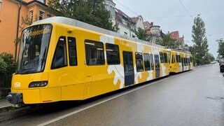 Testfahrt als Doppeltraktion. Im normalen Betrieb werden eigentlich keine Doppeltraktionen gefahren, hier wurde jedoch ausprobiert, ob man einen defekten Wagen auch abschleppen kann. 