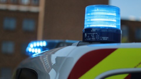 Das Blaulicht eines Polizeiautos. Symbolbild