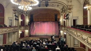 Historische Theaterkulissen werden im Ravensburger Konzerthaus präsentiert