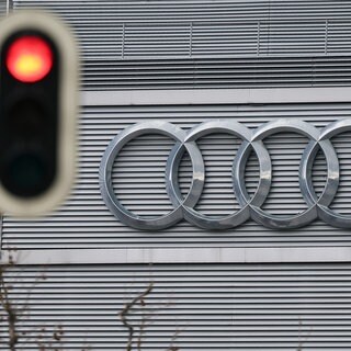 VW-Chef Blume hat sich am Dientag zum geplanten Stellenabbau bei VW und Audi geäußert. (Symbolbild)
