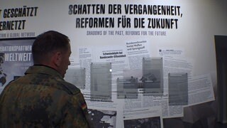 Oberstleutnant W. blickt auf die "Schatten der Vergangenheit" - eine Übersicht über die Skandale des KSK in Calw.