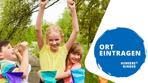 Mädchen spielen draußen