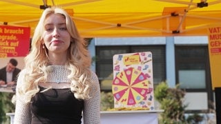 Marieke Kärcher macht Wahlkampf für die FDP in Bellheim.