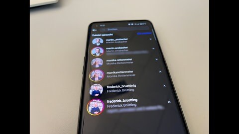 Alles nur fake: Diese Profile auf Instagram machen Bürgermeisterinnen und Bürgermeistern Sorge. Viele der Amtsträger sind von gefälschten Profilen in sozialen Medien betroffen.
