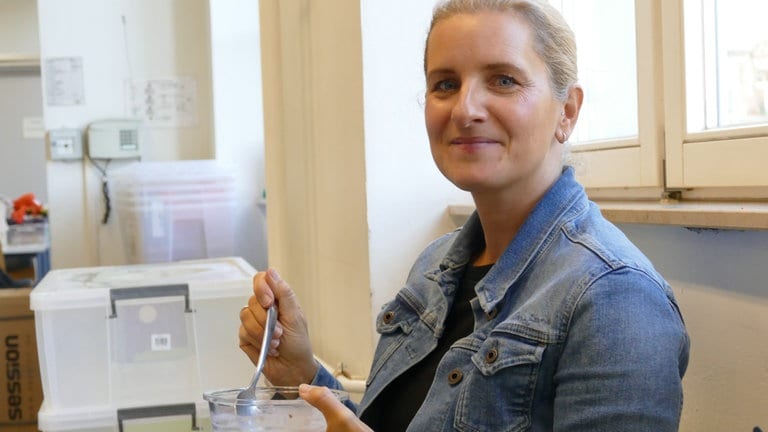 Schülerinnen der Klasse 9c haben Lehrer und Lehrerinnen der Tulla-Realschule in Mannheim befragt, wie sie ihre Pausen verbringen.