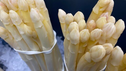Frisch, geernteter Spargel