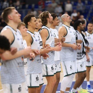 Die Basketballer der Gladiators Trier sind nach einem Sieg in Heidelberg Tabellenführer der Bundesliga.