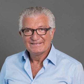 Dr. med. Martin Marianowicz. Facharzt für Orthopädie, Chirotherapie, Sportmedizin, Schmerztherapie.