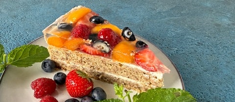 Sommerfruchtschnitten mit Holunderblütencreme