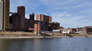 Hafenrundfahrt mit dem Zug durch den Mannheimer Industriehafen.