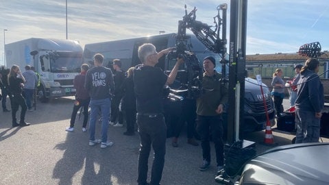 Viel technischer Aufwand beim Tatort-Dreh in Ludwigshafen zur Entführung von Kommissarin Stern am Containerhafen.