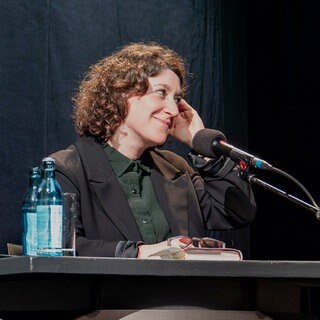 Lena Gorelik spricht beim Literaturfest "Lesen.Hören" in Mannheim mit Insa Wilke über ihren Roman "Alle meine Mütter"