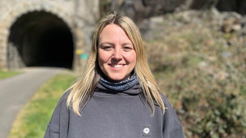 Anna-Carina Krebs freut sich auf die Eröffnung des Klettersteigs in Neuerburg. 