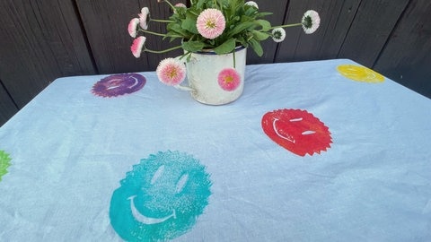 Tischdecke mit Smiley-Motiven