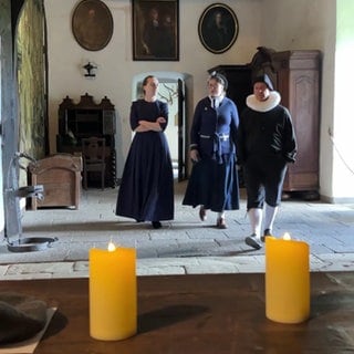 Hexen und Herrscherinnen beim Eifler Stationentheater
