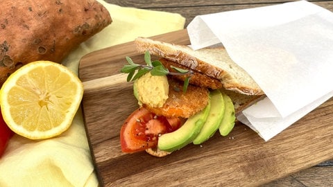 Veggie-Stulle mit Süßkartoffelschnitzel