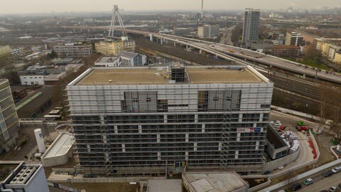 Das neue LUnA-Forschungs- und Laborgebäude des AbbVie-Konzerns in Ludwigshafen soll Anfang 2027 fertig sein