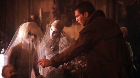 Filmszene mit Harrison Ford als "Blade Runner" Rick Deckard und Daryl Hannah (l) als Replikant.