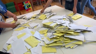 Auszählung in einem Heilbronner Wahllokal zur Europawahl und der Kommunalwahl 2024