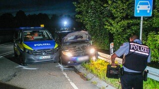 Kollision zwischen Polizeiauto und Pkw