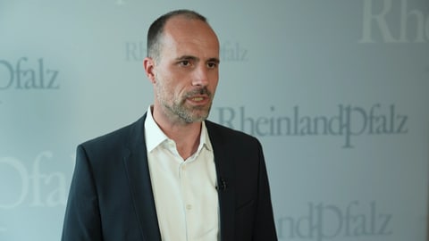 Der rheinland-pfälzische Gesundheitsminister Clemens Hoch (SPD). 