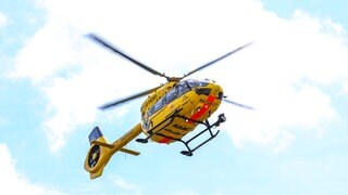 Der Rettungshubschrauber "Christoph 77“ wurde laut Polizei von einem Laser geblendet.