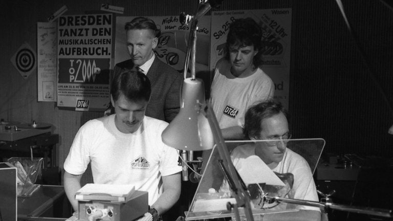 Günter Schneidewind, Matthias Holtmann, Stefan Siller und Uwe Wassermann bei der SDR3 Hitparade TOP 2000D im Jahr 1990