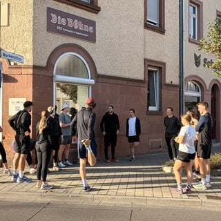 Beim Coffee Run Club in Kaiserslautern wird gerannt, gequatscht und Kaffee getrunken.
