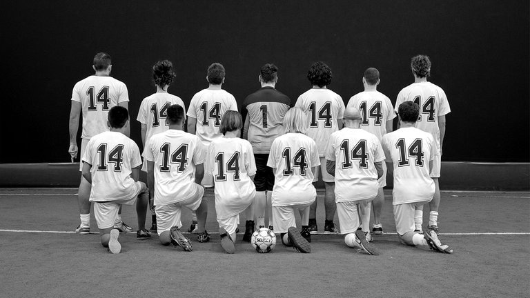 Giulia Iacolutti, I don't care (about football), 2011