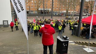 Auch in Karlsruhe wurde am Dienstagvormittag für mehr Geld im öffentlichen Dienst gestreikt.