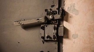 Verriegelung im Stasi-Gefängnis Hohenschönhausen