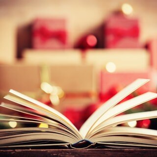 Buch als Geschenk an Weihnachten