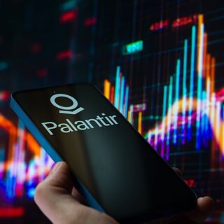 Der US-Konzern Palantir gilt als innovativ und stark umstritten, der Aktienkurs ist hoch.