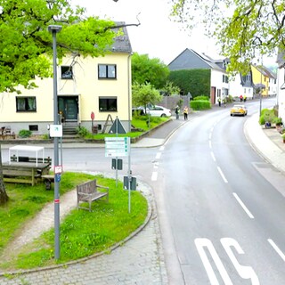 Die Bahnhofstraße in Ellern.