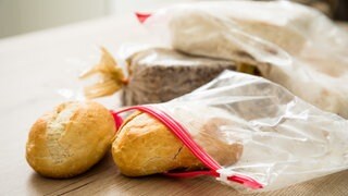 So friert ihr Brot und Brötchen richtig ein | Damit der Geschmack bleibt