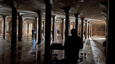 Produktionsfoto zum Video über Ligetis Lux Aeterna mit dem SWR Vokalensemble